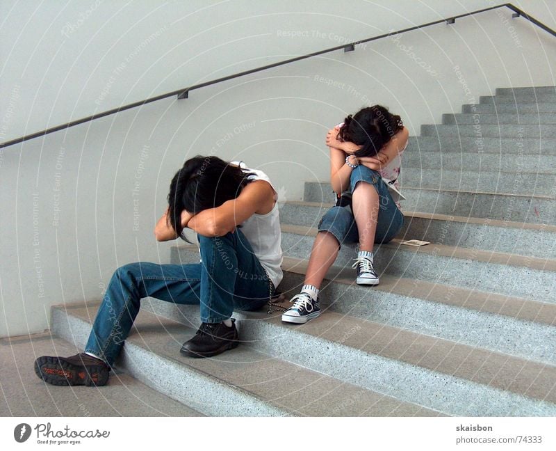 wait and rest -2- Relaxation Calm Head Exhibition Museum Stairs Line Observe Sleep Sit Wait Modern Boredom Fatigue Exhaustion Break Tourist Japanese Geometry