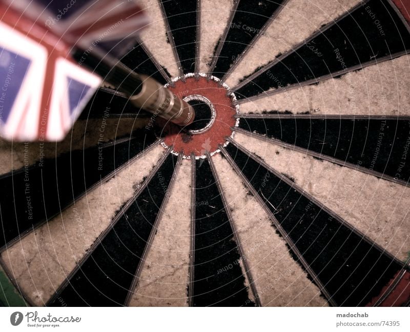 BULLSEYE II | darts darts unionjack dartscheibe sports beer Darts Direct hit Aim Trajectory Far-off places Playing Dartboard Union Jack England Red Green Black