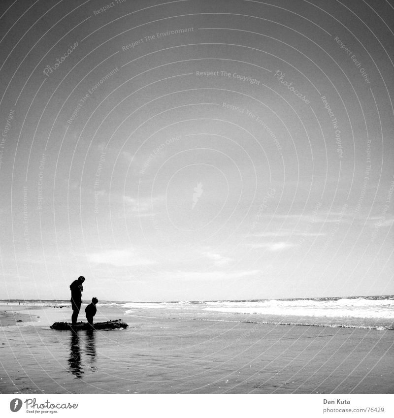 Dad, it's still holding! Beach Father Son Ocean Waves Loneliness Family & Relations Summer France Vacation & Travel Sandcastle Joy Trust Sky Sun Far-off places