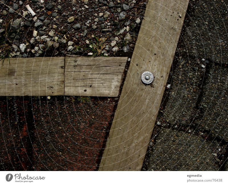 boundary mark Wood Border Red Brown Gray Gravel Floor covering Stone