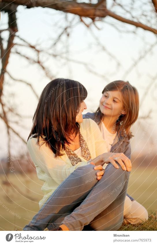 mother and daughter Human being Feminine Child Girl Woman Adults Parents Family & Relations Infancy 2 8 - 13 years 30 - 45 years Looking Happiness Together