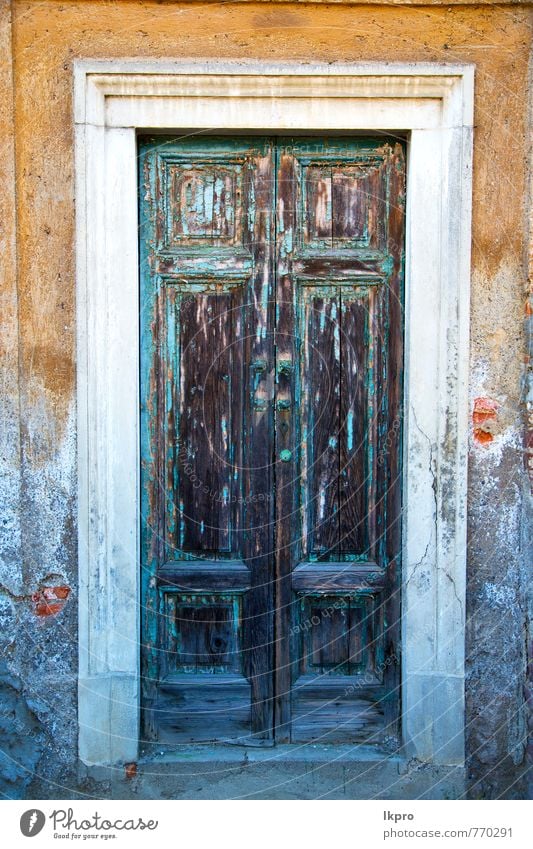 brass brown knocker Plate House (Residential Structure) Rock Downtown Old town Church Architecture Facade Door Monument Stone Concrete Metal Steel Rust Dirty