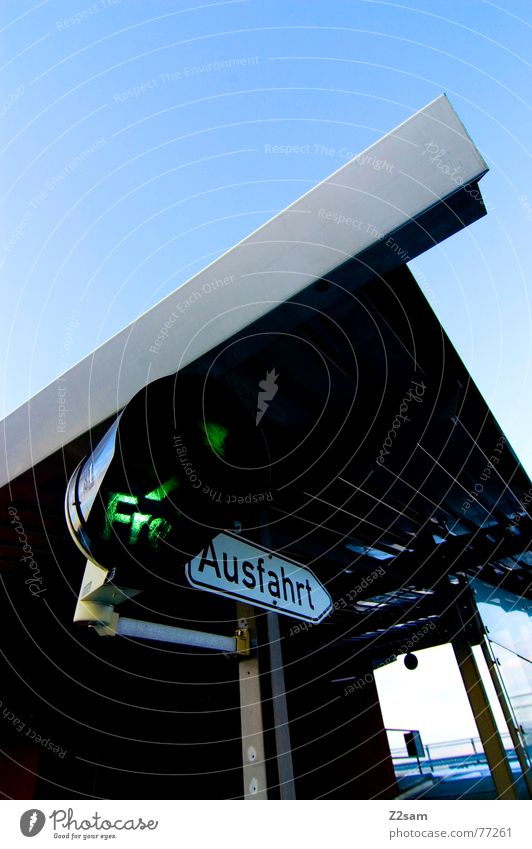 Exit free House (Residential Structure) Building Roof Triangle Under Worm's-eye view Direction Traffic light Green Transport Parking garage Sky free exit Free