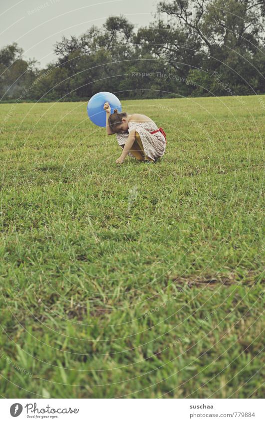 balloon holder III Feminine Child Girl Infancy 1 Human being 8 - 13 years Environment Nature Summer Grass Bushes Field Balloon Crouch Green Freedom