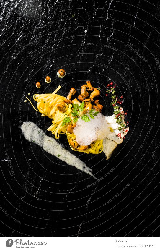 Tagliatelle with sautéed chanterelles Food Dough Baked goods Noodles Ribbon noodle Foam Mushroom Chanterelle trumpet in autumn Herbs and spices Marjoram