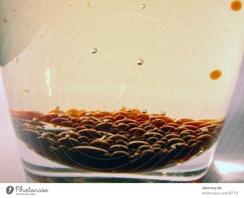 individual drink 3 Vinegar Magic Alcoholic drinks Oil Surface tension Air bubble Close-up Magnifying effect Detail Macro (Extreme close-up) Round Many Glass