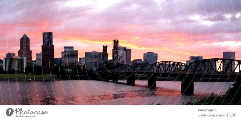 Burning Skyline Town Drawbridge Red Building High-rise Panorama (View) Sunset Blaze Oregon Portland USA Bridge River Water hawthorne bridge multistory