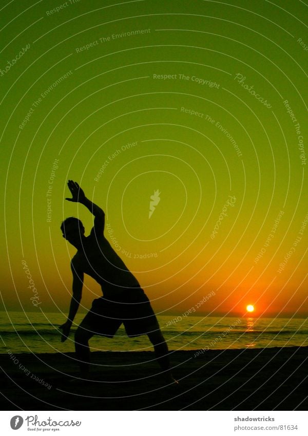 HELLO! Back-light Jump Clouds Red Green Yellow Joie de vivre (Vitality) Posture Brazil Sunset Sunrise Gymnastics Well-being Healthy Easy Beach Ocean Sea water