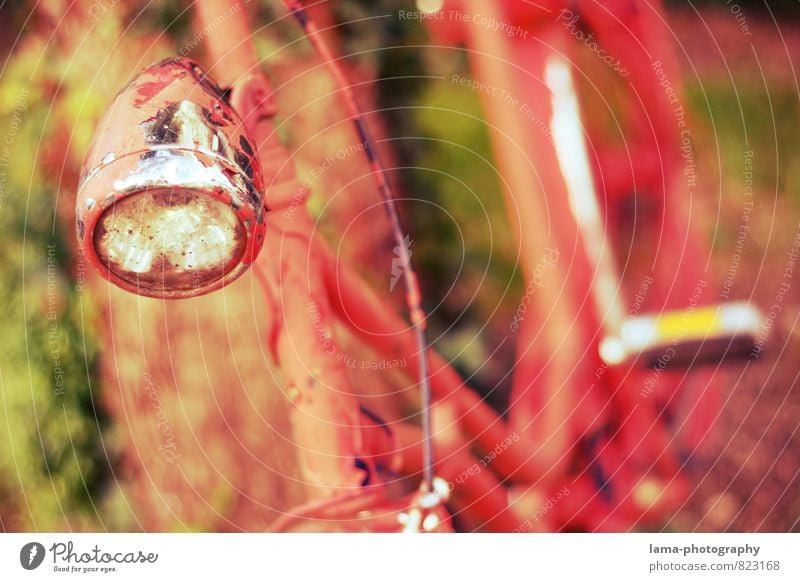 veteran Leisure and hobbies Cycling tour Bicycle Bicycle light Pedal Old Retro Red Rust Colour photo Exterior shot Close-up Shallow depth of field