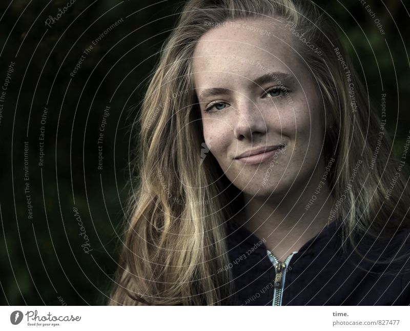 . Feminine 1 Human being Sweater Hair and hairstyles Blonde Long-haired Observe Smiling Authentic Friendliness Beautiful Soft Contentment