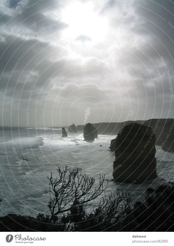 The 12 Apostles Humble Australia Coast Ocean Light Gray Cliff Grief Hope Ledge Beach Rock formation in Australia Famous rocks in Australia