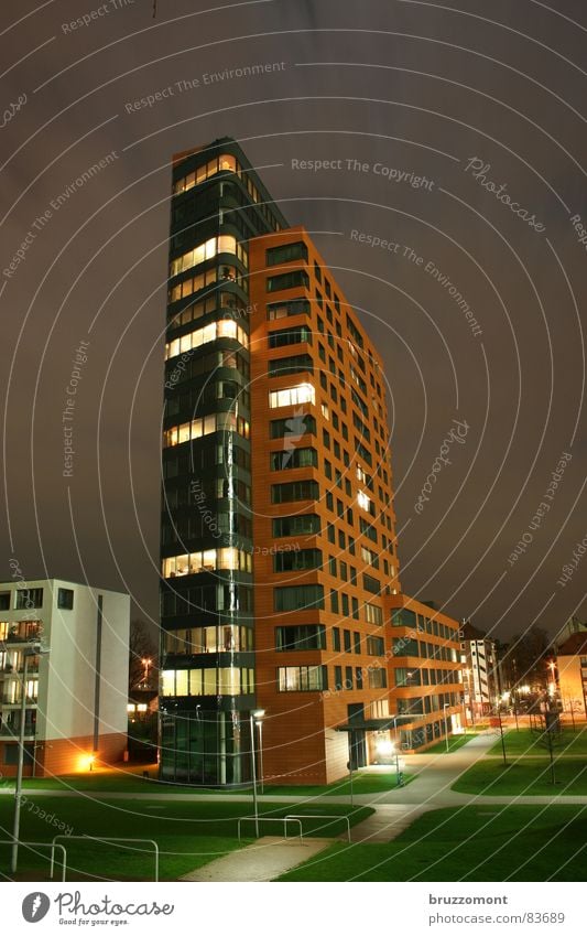 multiple dwelling Portobello High-rise Town Meadow Night Long exposure Terracotta Facade Modern 20th floor no dri Rhine Park wegenetz Duesseldorf