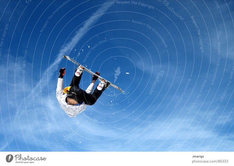 backflip Colour photo Exterior shot Copy Space right Copy Space top Copy Space bottom Sports Winter sports Snowboard Masculine 1 Human being Movement Jump