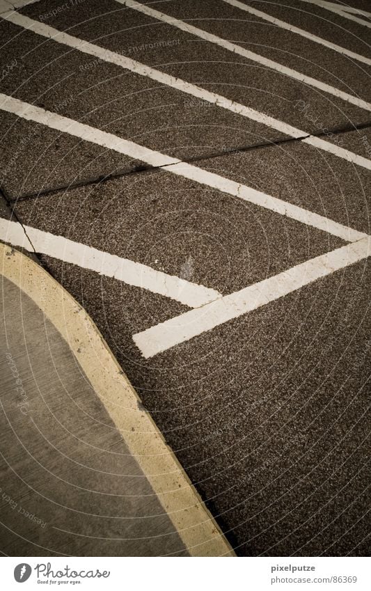 parking search | Line width Parking garage Asphalt Yellow Gray Black Graphic Direction Control system Symbols and metaphors Force Equal Harmonious Strong