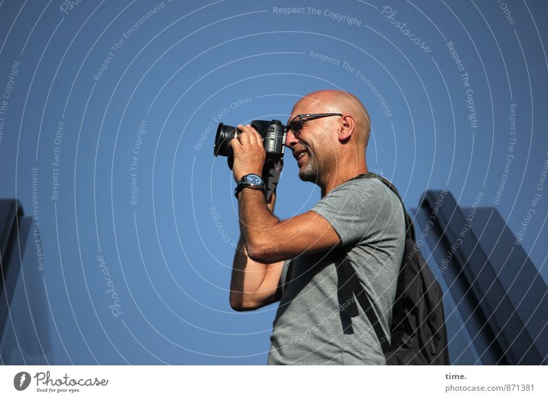 rail watching Masculine 1 Human being Sky Sky only Lanes & trails Escalator T-shirt Eyeglasses Bald or shaved head Observe Smiling Stand Wait Adventure Effort