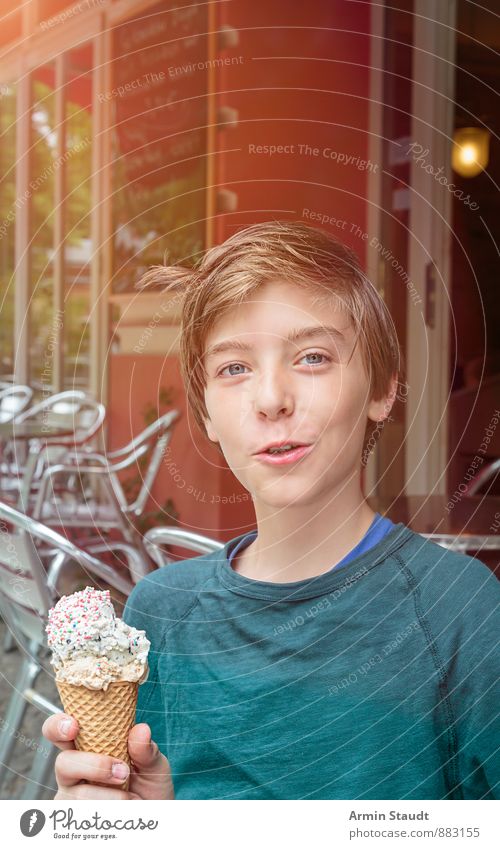 anticipation Dessert Ice cream Candy Eating Lifestyle Joy Beautiful Leisure and hobbies Chair Human being Masculine Youth (Young adults) Hand 1 13 - 18 years