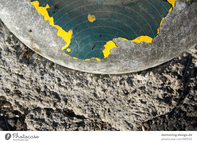 in rome it scrolls* Dark green Bus stop Rome Decline Concrete Cement Gray Bird's-eye view Roadside Green Yellow Round Asphalt Curbside Art Flake off Disregard