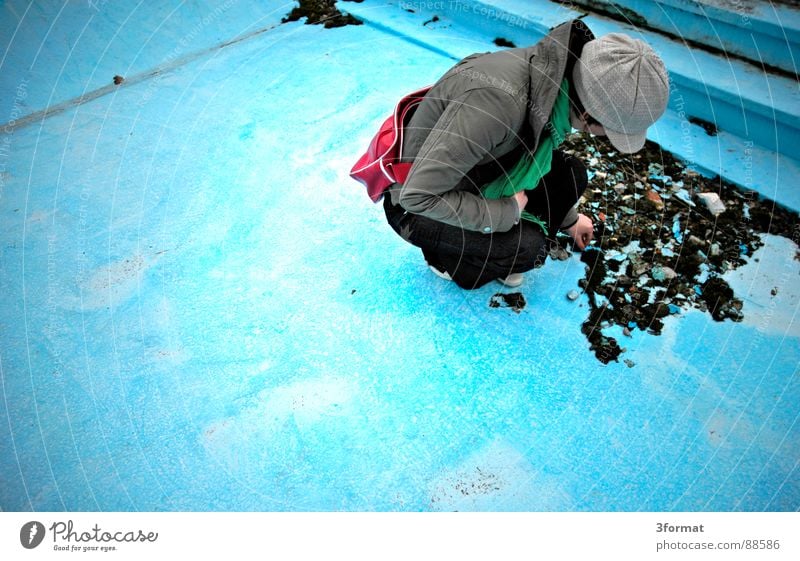 inPool01 Swimming pool Bathroom Indoor swimming pool Old Jinxed Turquoise Structures and shapes Woman Crouch Duck down Cold Small Fear Trust Panic Basin