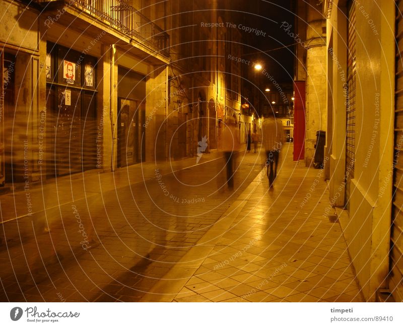 Bordeaux at night Night Time Alley Narrow Movement Yellow Lantern Lamp Illuminate Lighting Dark Long exposure France Traffic infrastructure Target bordaux Blur