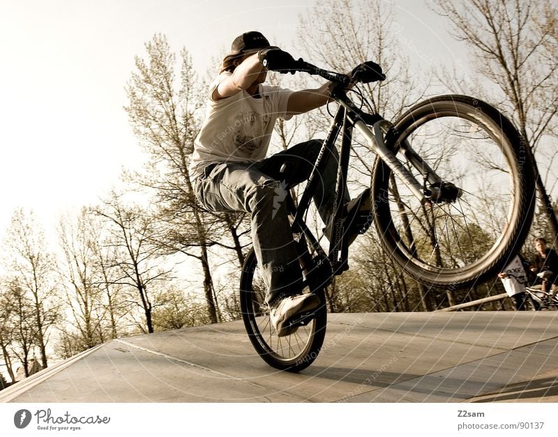 bike_manual III Jump Driving Bicycle Mountain bike Action Sports Style Youth (Young adults) Physics Summer Tree Sports ground Park Amusement Park