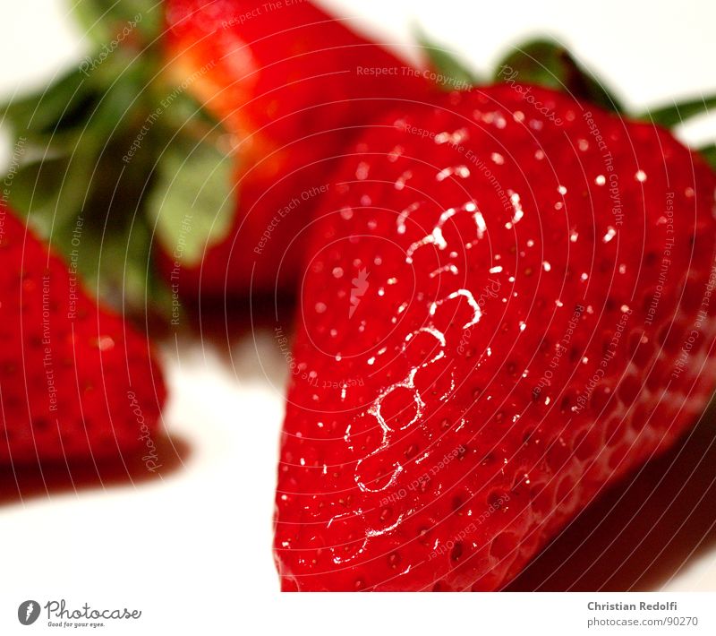 strawberry Red Green White Macro (Extreme close-up) Strawberry Fruit Fruit flesh Nutrition Sweet Vegetarian diet Food macrophotography Plant