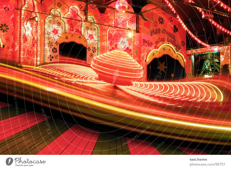 carousel Long exposure Oktoberfest Fairs & Carnivals Lamp Black Red Rotate Bumper car Speed Leisure and hobbies Romance Scream Joy Traffic light Light Music