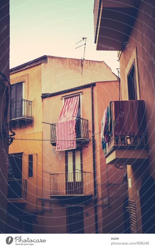 Floor | Lost of prospects Vacation & Travel Tourism City trip Living or residing House (Residential Structure) Small Town Old town Architecture Facade Balcony