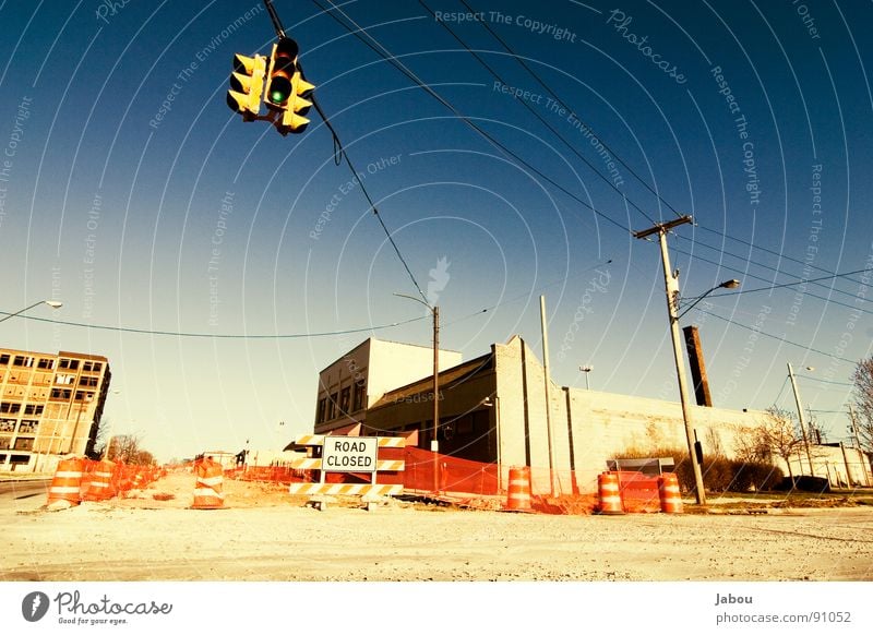 ROAD CLOSED Cleveland Traffic infrastructure Street crossroad construction Loneliness Tokina 12-24 mm Orange empty shrinking city