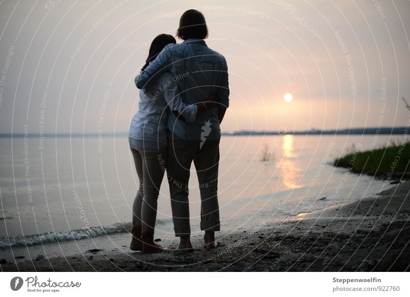 Couple at sunset Masculine Feminine Young woman Youth (Young adults) Young man Partner 2 Human being 18 - 30 years Adults Sky Clouds Horizon Sunlight Coast