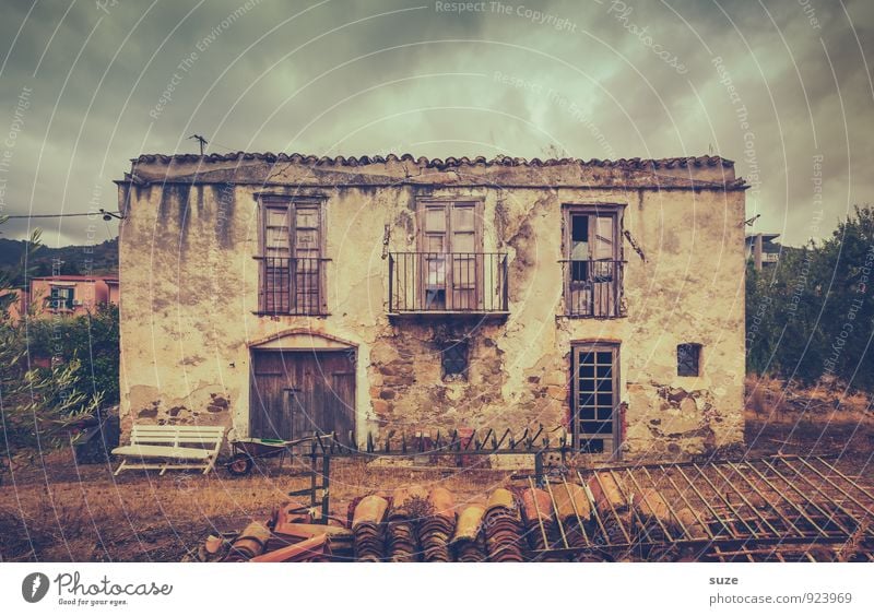 He just wanted to get some cigarettes ... Nature Ruin Manmade structures Building Architecture Facade Balcony Window Door Old Authentic Dirty Dark Historic