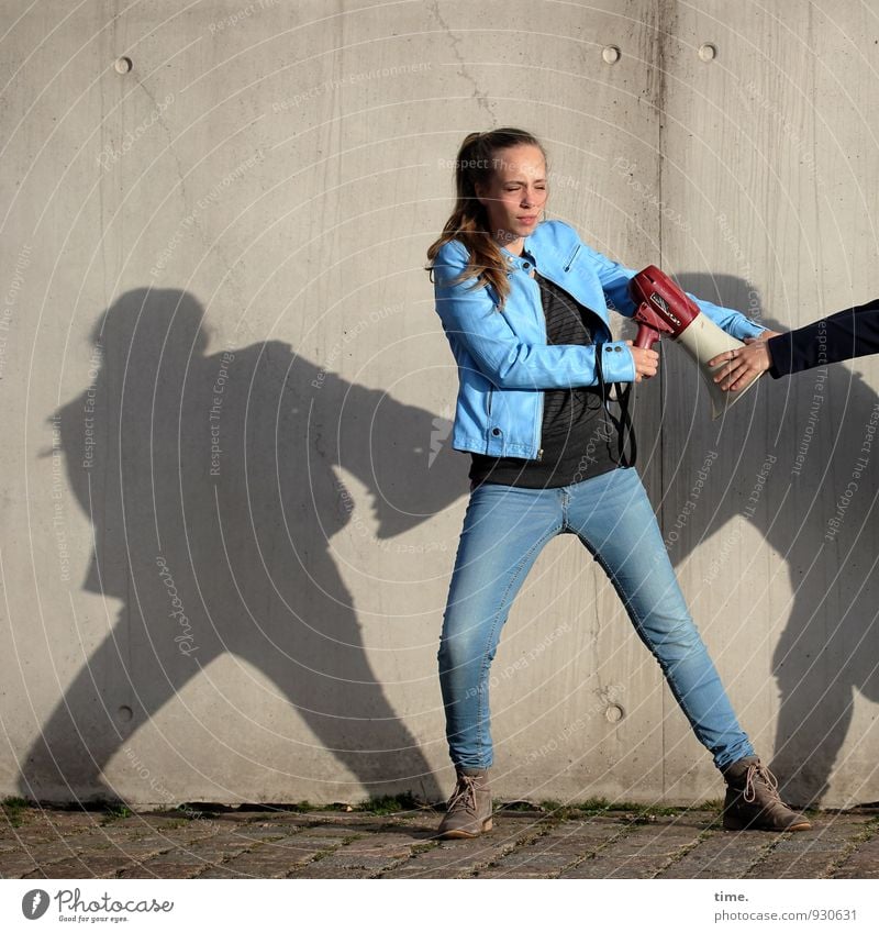 . Feminine 1 Human being Wall (barrier) Wall (building) Jeans Jacket Blonde Long-haired Braids Fight Honor Bravery Self-confident Power Willpower Lanes & trails