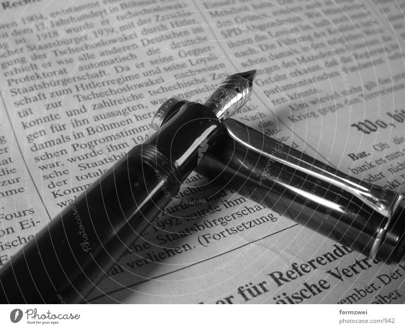 Filler of the 2nd te high resolution Fountain pen Black & white photo Newspaper Things B&W Business