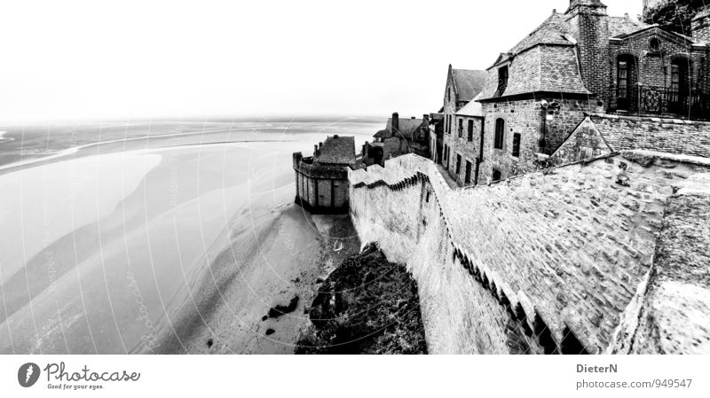 Le Mont-Saint-Michel Deserted House (Residential Structure) Manmade structures Building Architecture Wall (barrier) Wall (building) Tourist Attraction Landmark