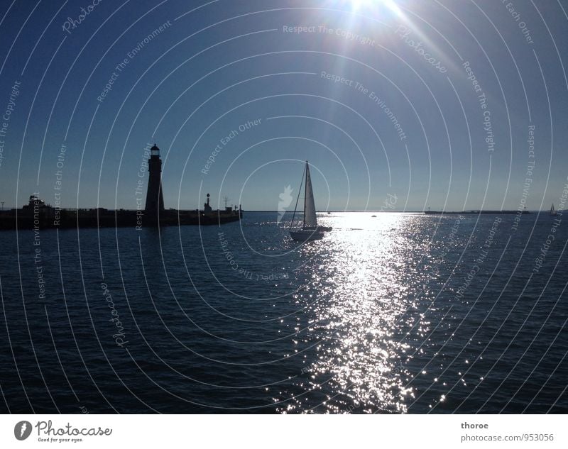 Lake Erie Nature Water Sky Cloudless sky Sun Sunlight Summer Beautiful weather Warmth Lakeside buffalo USA Americas Great Lakes Deserted Navigation Harbour