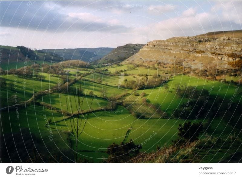 Spring in Wales Green Light Llangollen Nature Landscape Shadow Think Idyll