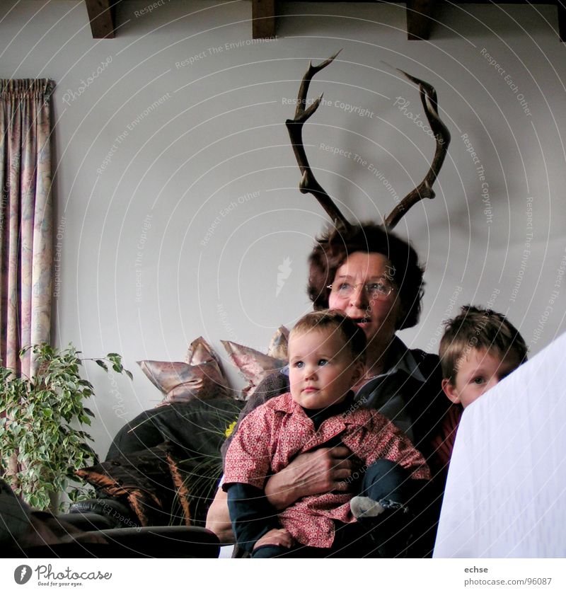 Grandma Deer Grandmother Antlers Child Family party Opportunity Woman Petit bourgeois Dream Mammal comic