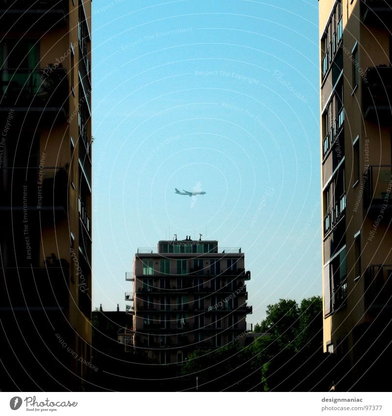 Three against one. Airplane High-rise 3 September Remember Assault Terror New York City Frankfurt Window Facade Grief Distress Unconscious Small Large