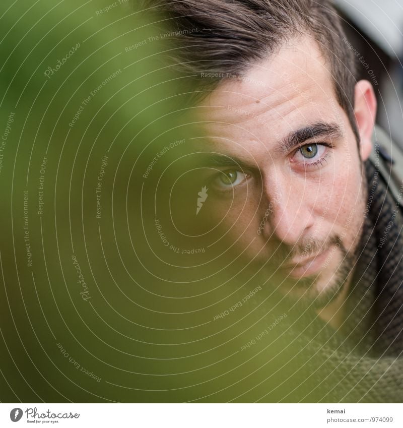 Face of a young man with green eyes Lifestyle Human being Masculine Young man Youth (Young adults) Man Adults Head Eyes Nose Mouth 1 18 - 30 years Scarf