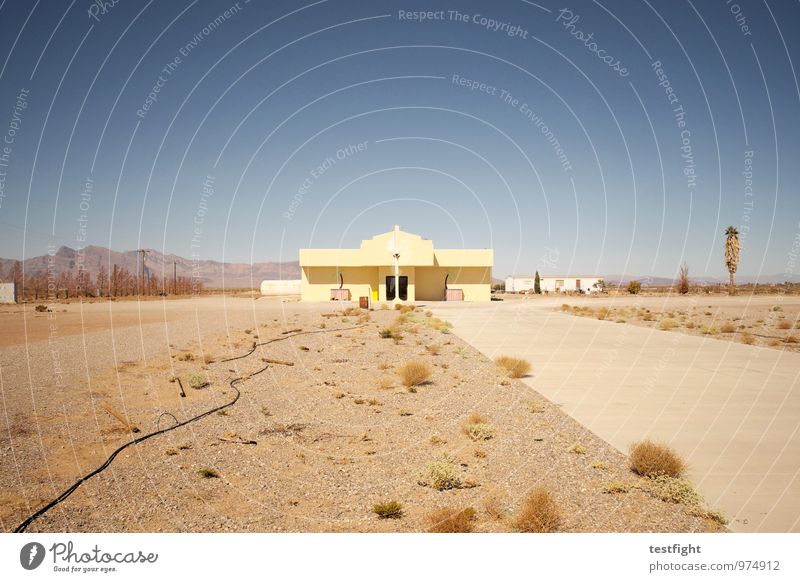 wasteland Environment Landscape Sun Summer Desert Nevada American Flag Americas Village House (Residential Structure) Manmade structures Building Architecture