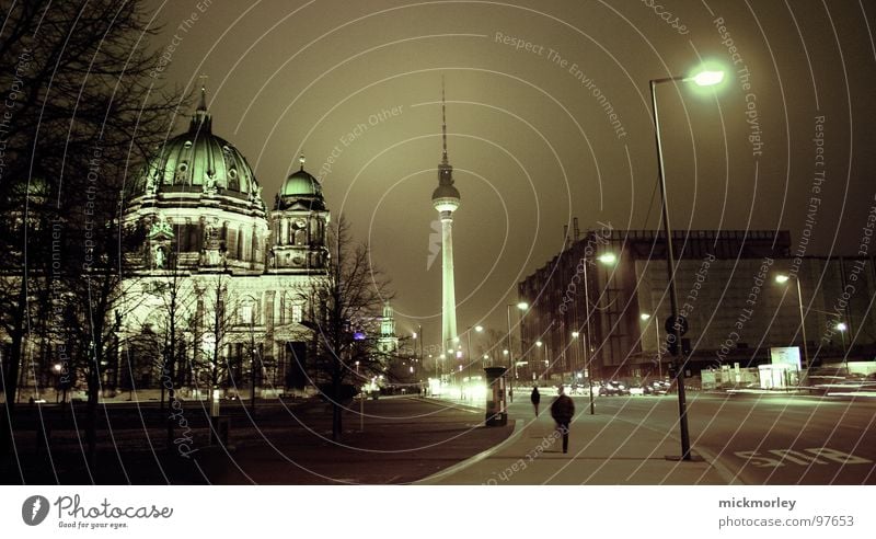 berlin deluxe Night Long exposure Exposure Dim Dark Transmitting station Lantern Town Tree Domed roof Broacaster Light Traffic infrastructure Berlin Shadow