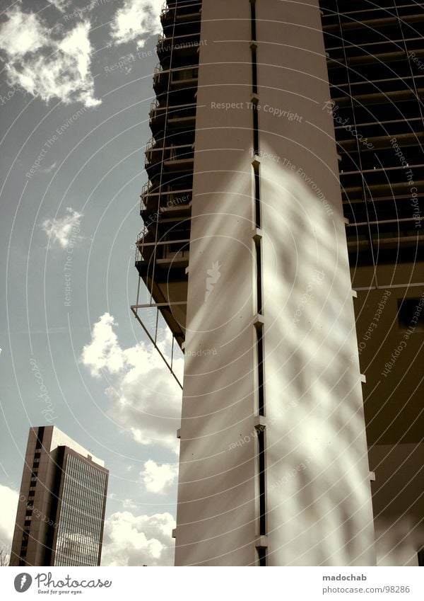 PULZENLÄUFER Building High-rise Facade House (Residential Structure) Sky Large Might Clouds Town Block Story Frankfurt Light Impressive Architecture skyhigh