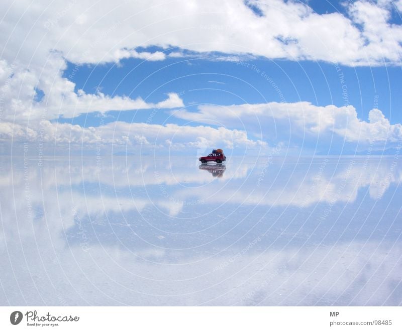 SkyDriver I Salar de Uyuni Salt  lake Mirror Bolivia Clouds Adventure Monstrous Jump Under Lake Blue Hop Go crazy Hope Events Impressive Impression Divide