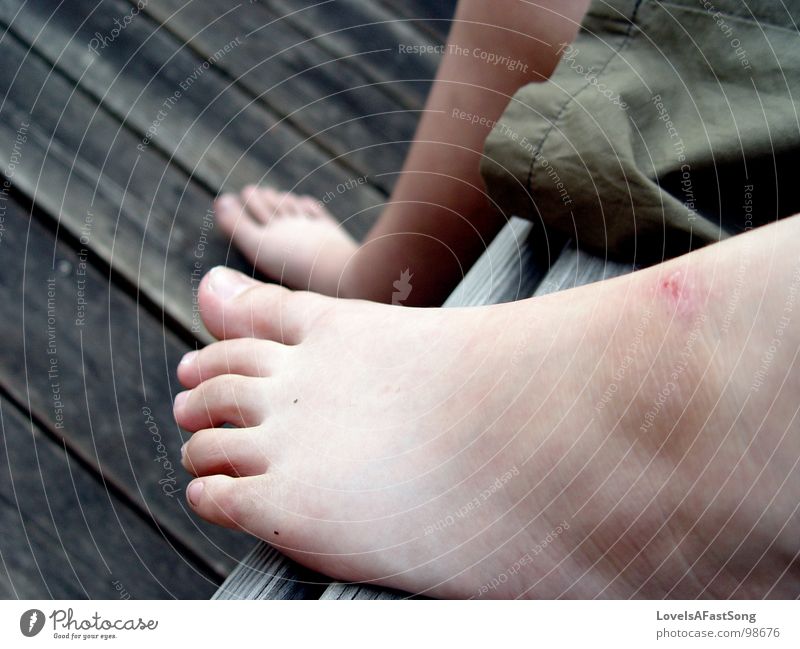 relaxed feet Shorts Wood flour Summer Macro (Extreme close-up) Close-up bench toot leg deformed Parking level dark scab scrape