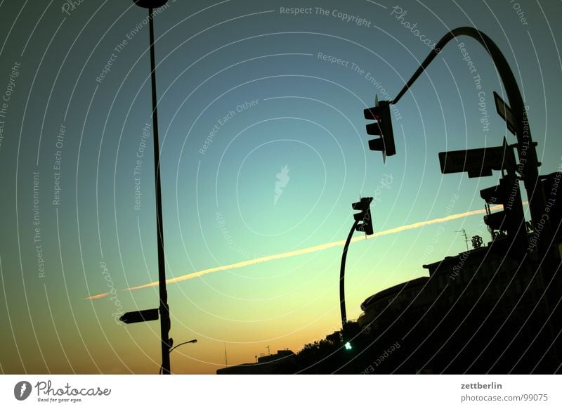 Night express {m} = overnight express (parcels/courier services) Sunset Airplane Traffic light 8 Evening Dusk consensus strip