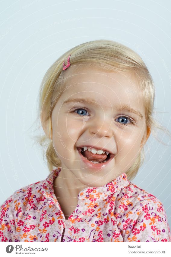 milky teeth Child Girl Toddler Sweet Cute Kindergarten Boy (child) Happiness Recklessness Portrait photograph Small Monstrous Aggravation Facial expression