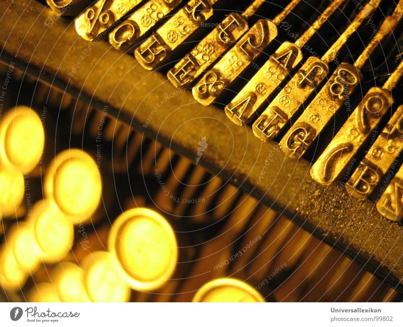 Views of ORGA / 1 Typewriter Letters (alphabet) Macro (Extreme close-up) Close-up Communicate Gold Old Touch